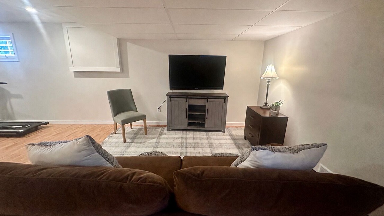 Photo of Livingroom in Salmon Arm