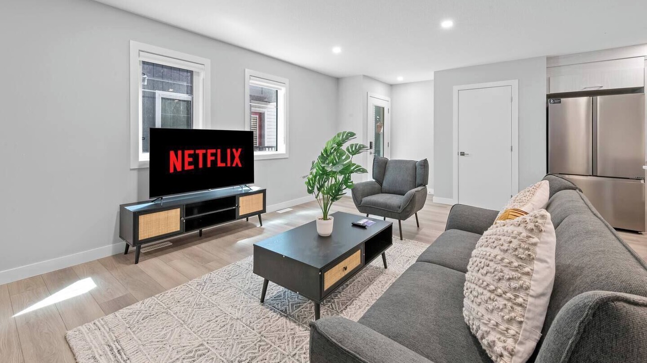 Photo of Livingroom in Whyte ave