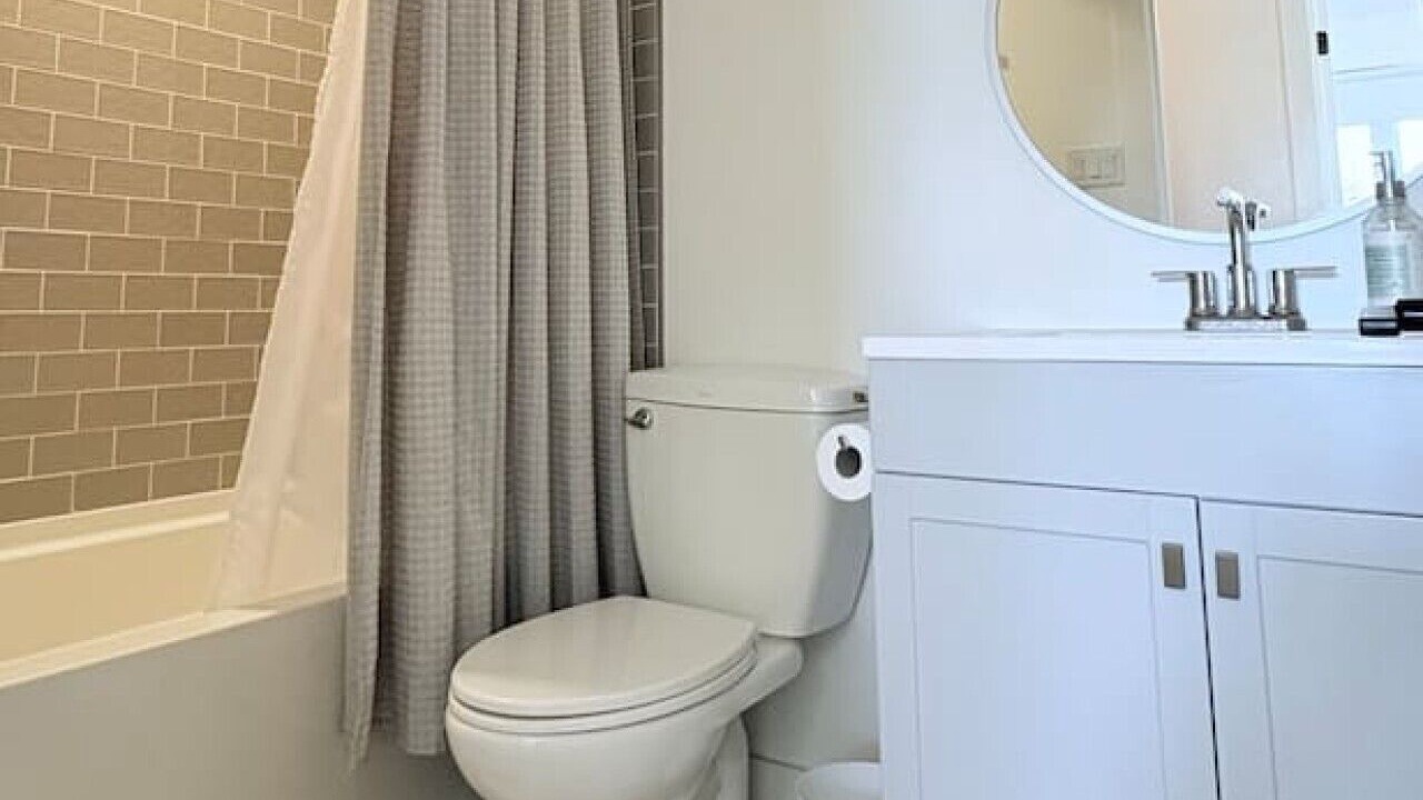 Photo of Bathroom in Sylvan Lake