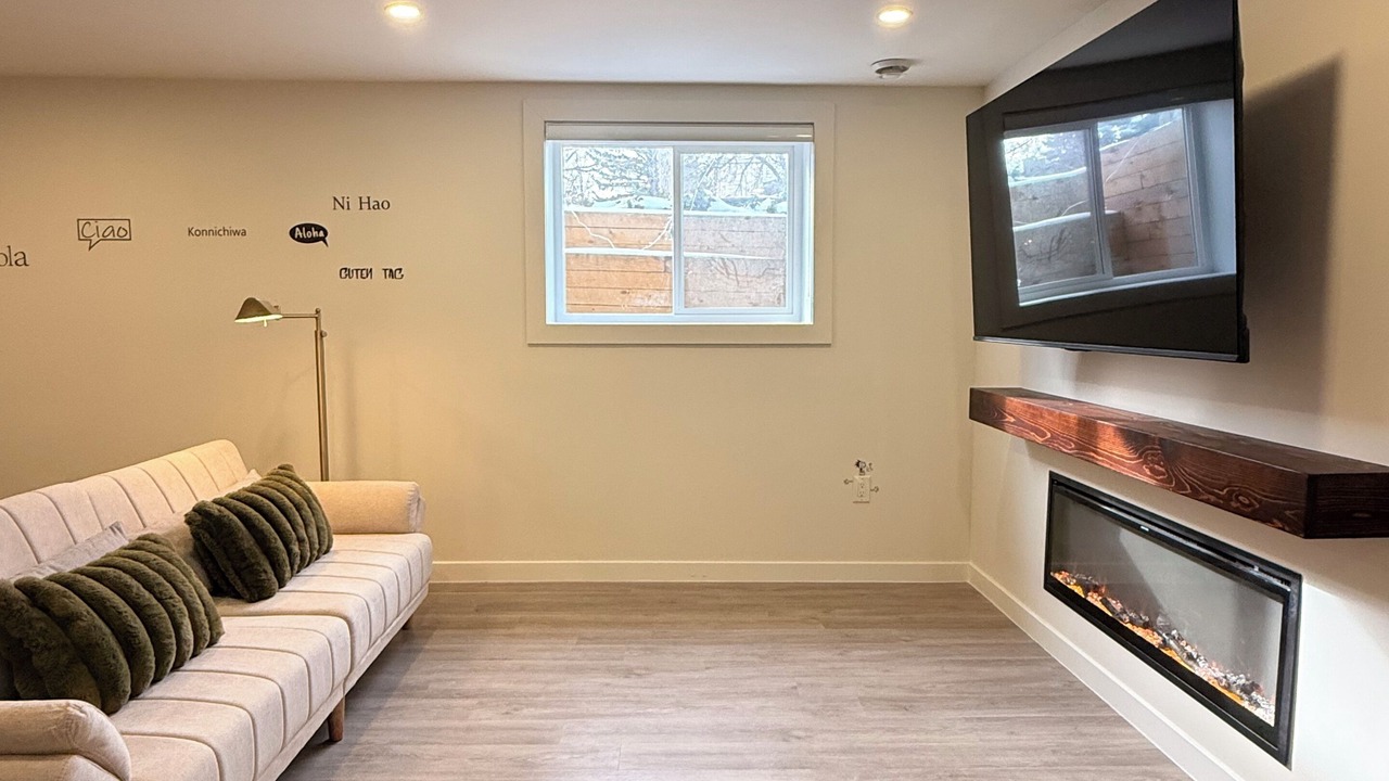 Photo of Livingroom in Canyon Meadows