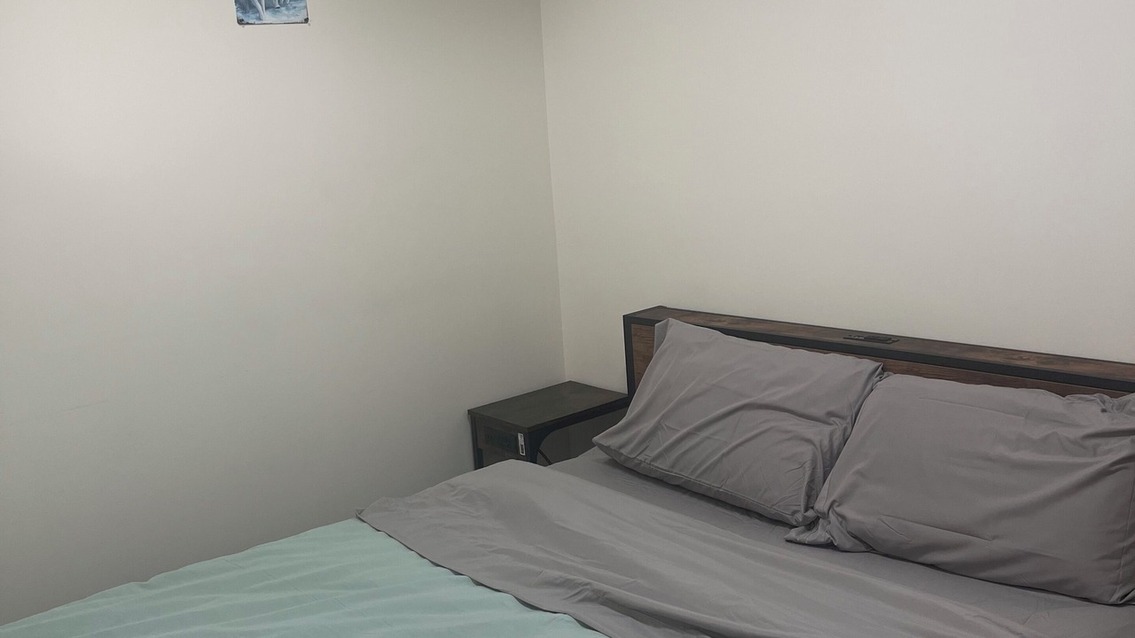 Photo of Bedroom in Evanston
