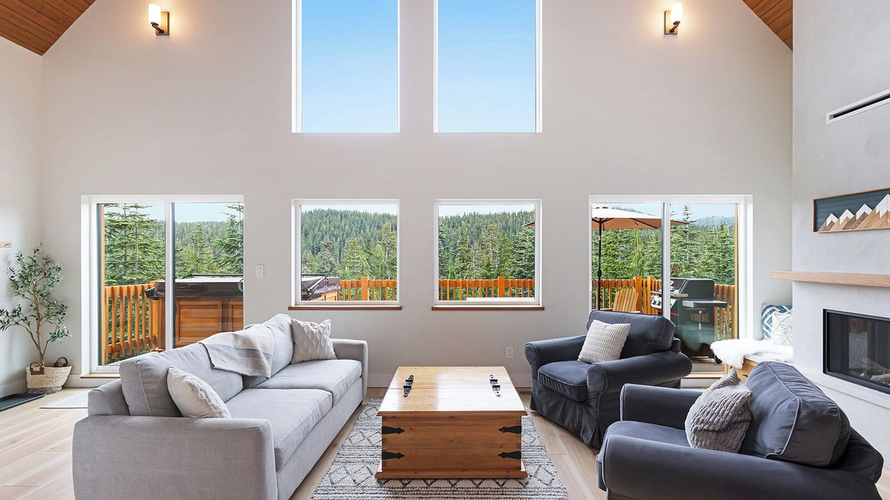 Photo of Livingroom in Courtenay