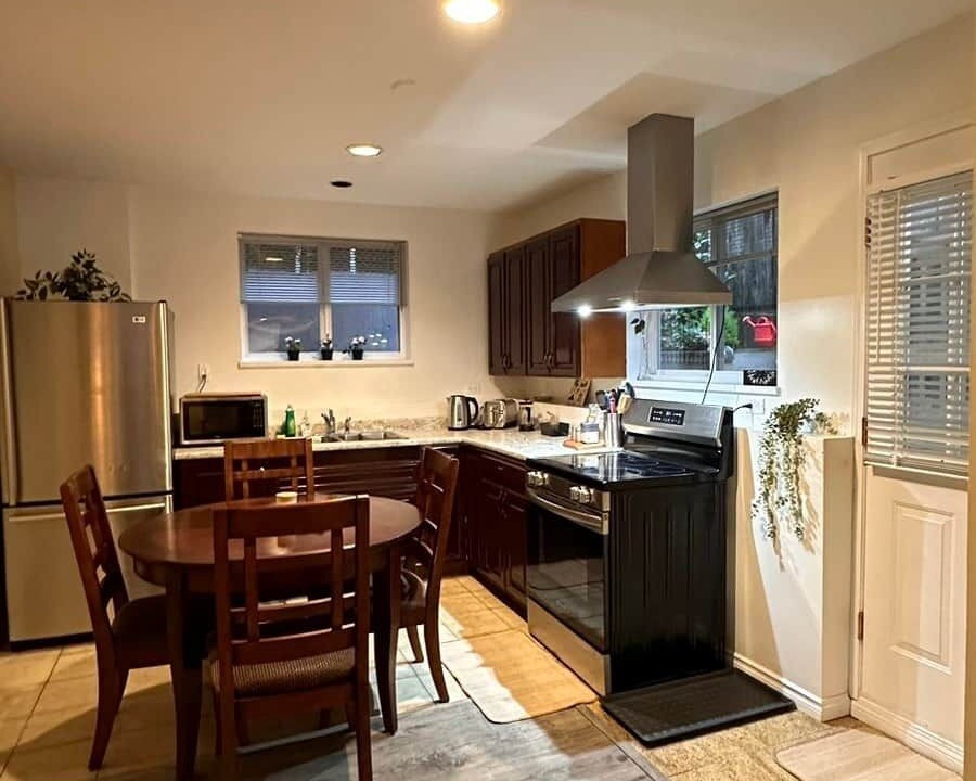 Photo of Kitchen in District of North Vancouver