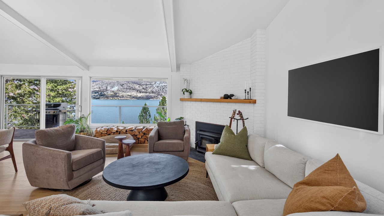 Photo of Livingroom in Central Okanagan