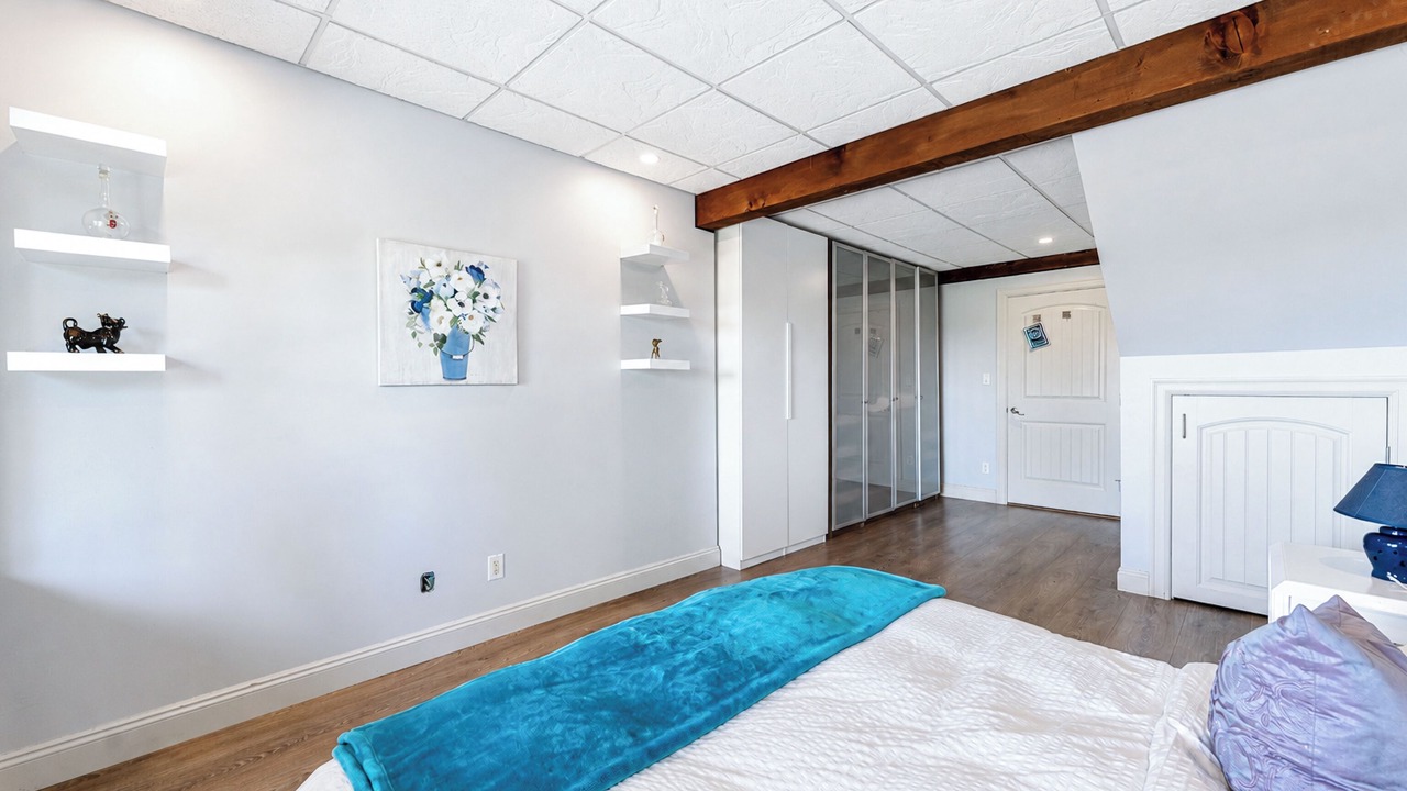 Photo of Bedroom in Newton