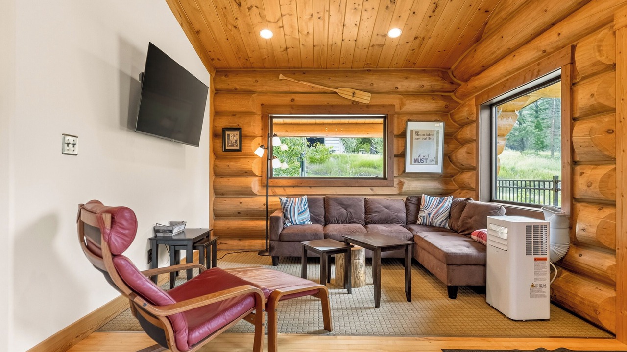 Photo of Bedroom in East Kootenay