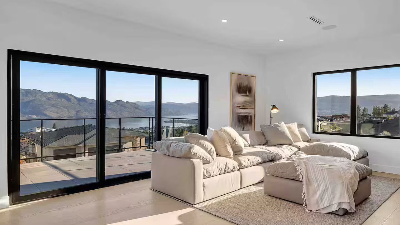 Photo of Livingroom in Central Okanagan