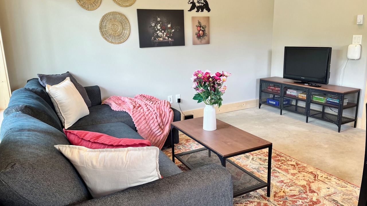 Photo of Livingroom in Juan de Fuca Electoral Area