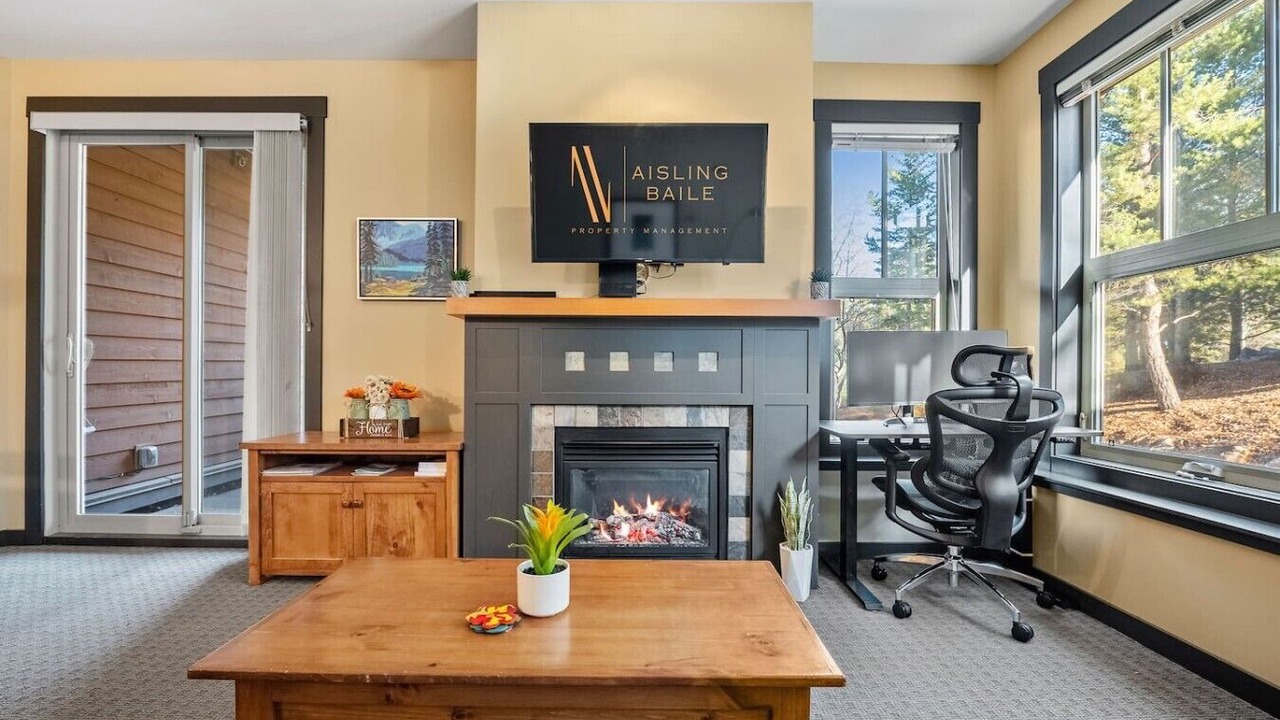 Photo of Livingroom in East Kootenay