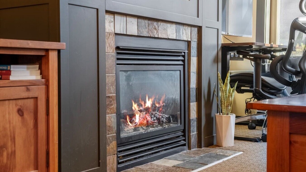 Photo of Livingroom in East Kootenay