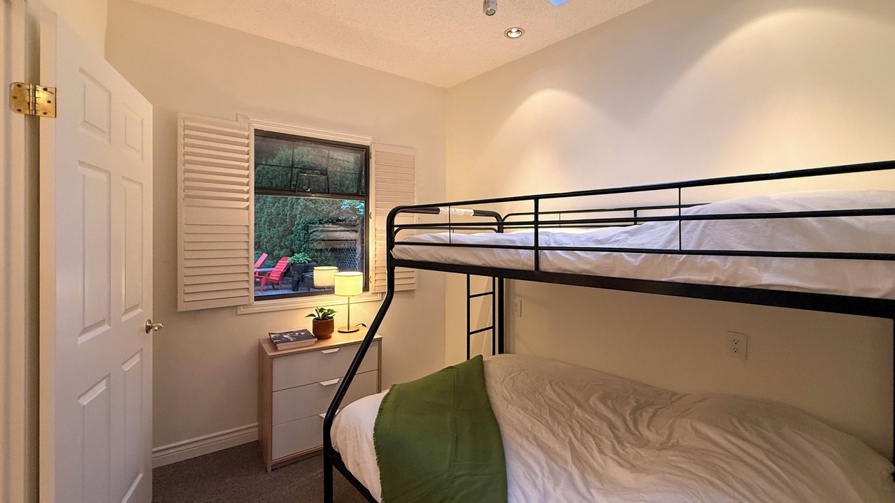 Photo of Bedroom in Canyon Heights