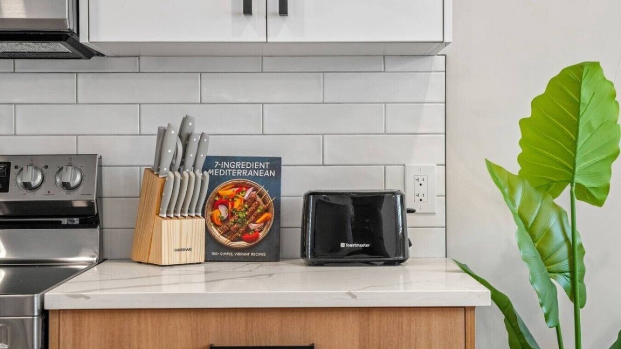 Photo of Kitchen in Banff Trail