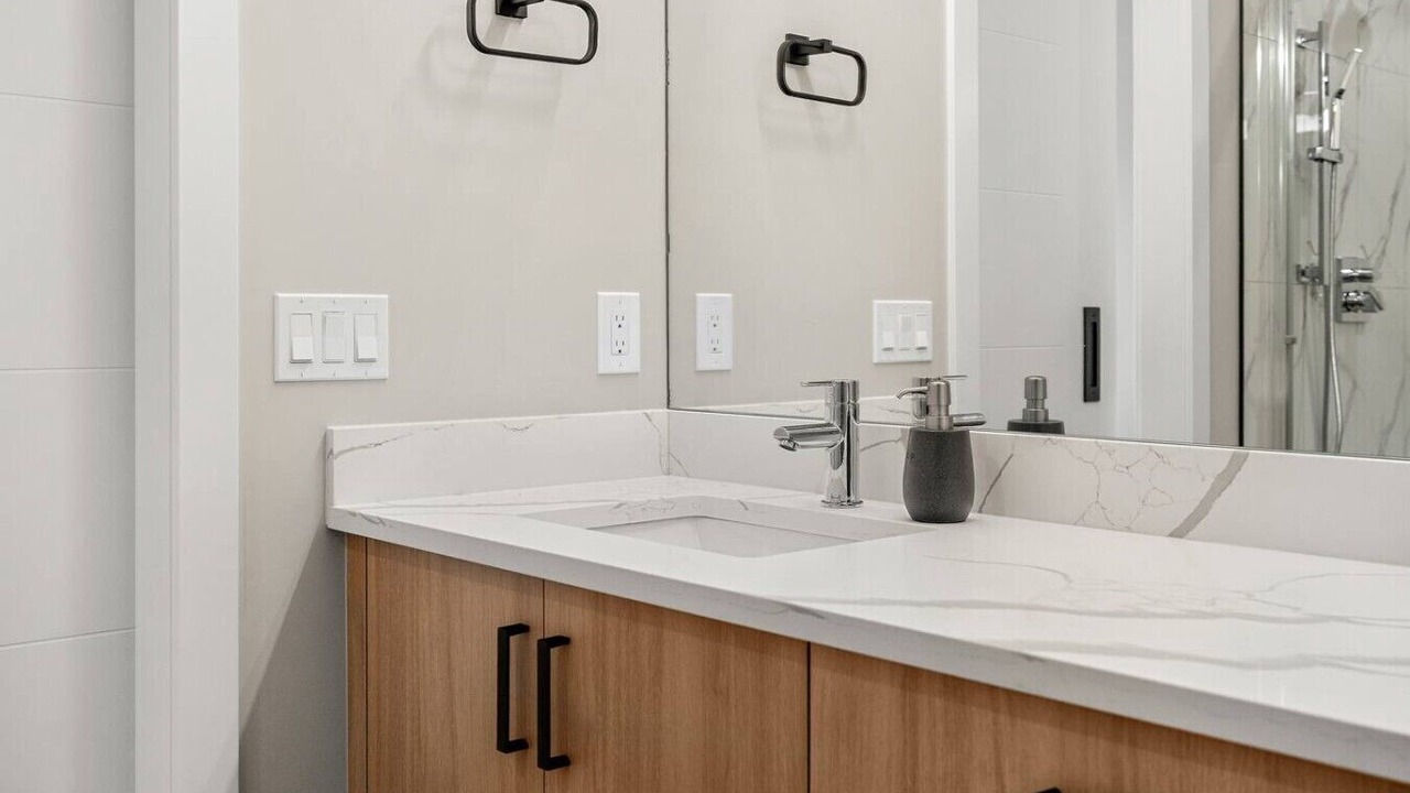 Photo of Bathroom in Banff Trail