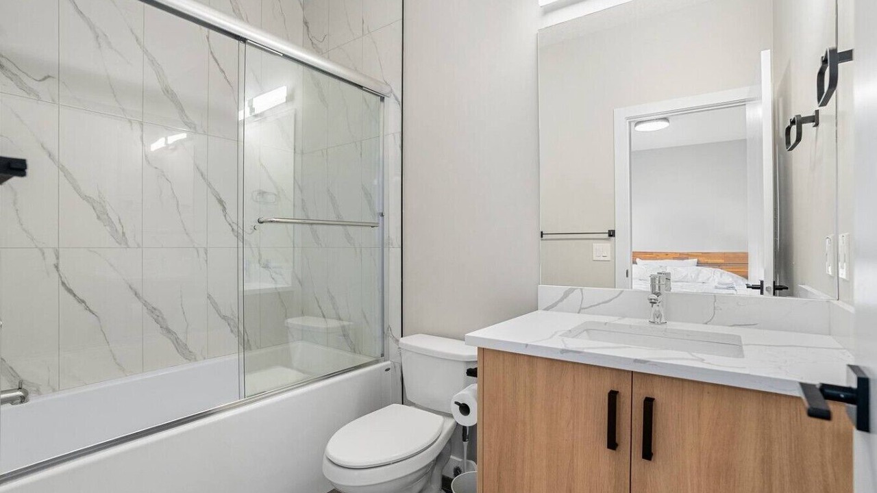 Photo of Bathroom in Banff Trail