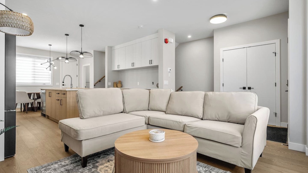 Photo of Livingroom in Banff Trail