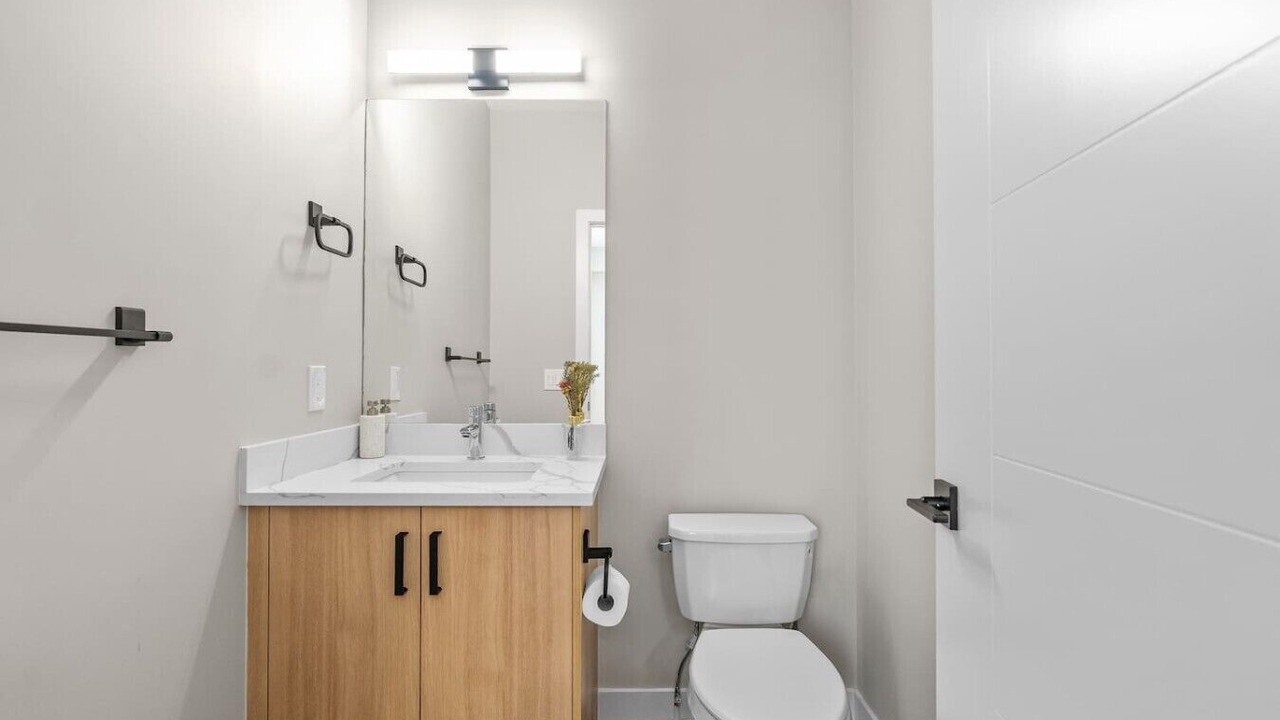 Photo of Bathroom in Banff Trail