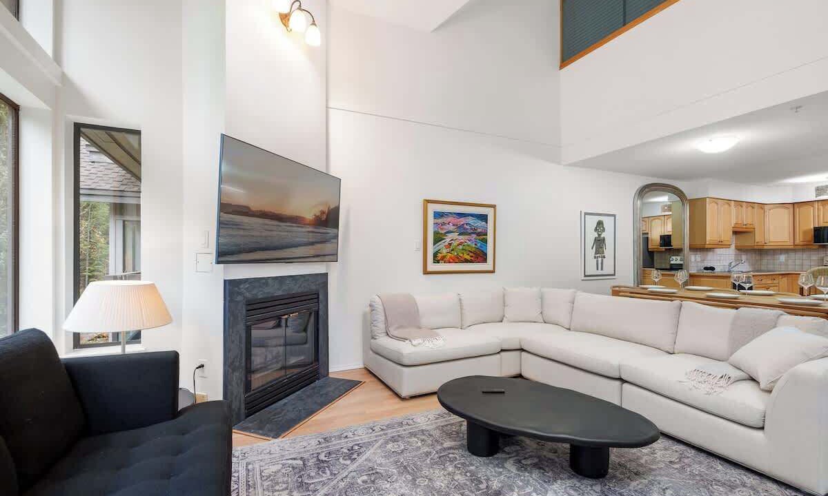 Photo of Livingroom in Blueberry Hill