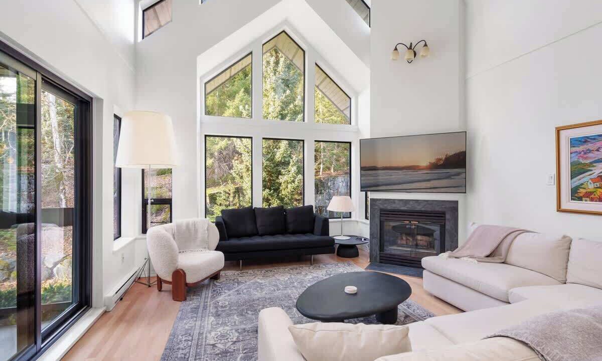 Photo of Livingroom in Blueberry Hill
