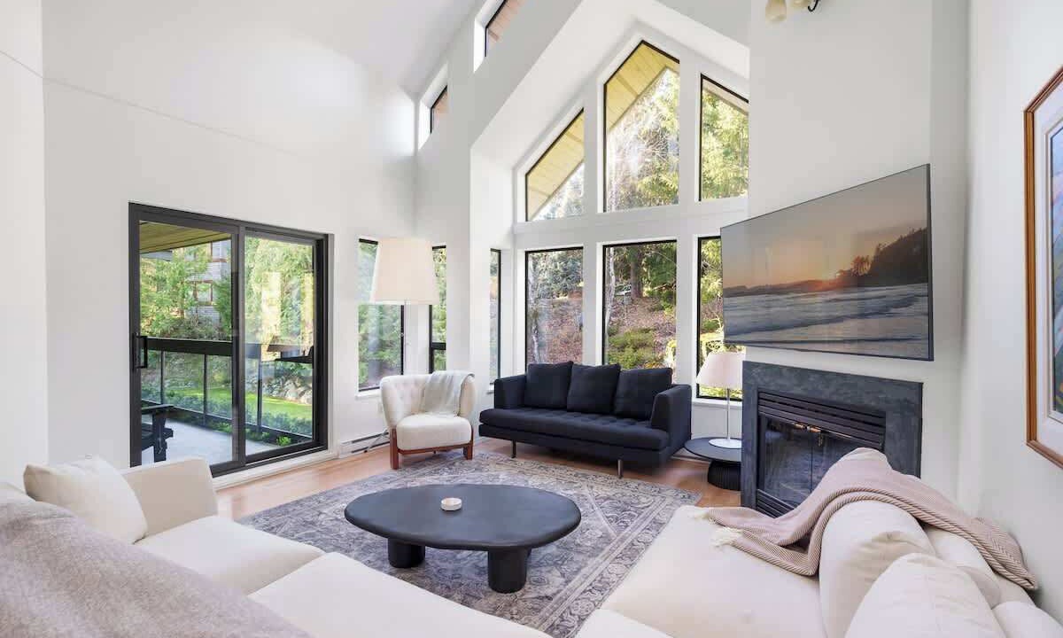 Photo of Livingroom in Blueberry Hill