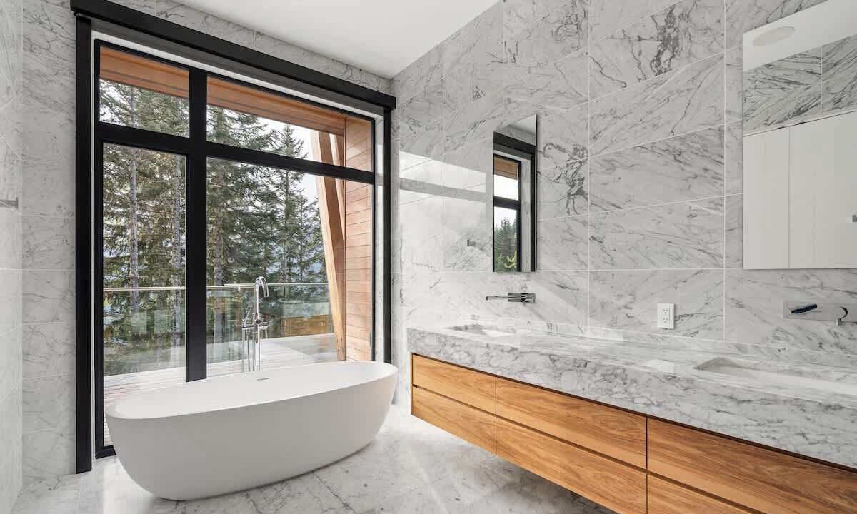 Photo of Bathroom in Whistler Creekside