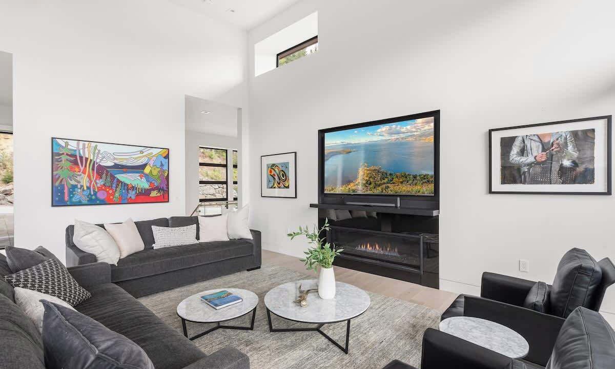 Photo of Livingroom in Whistler Creekside