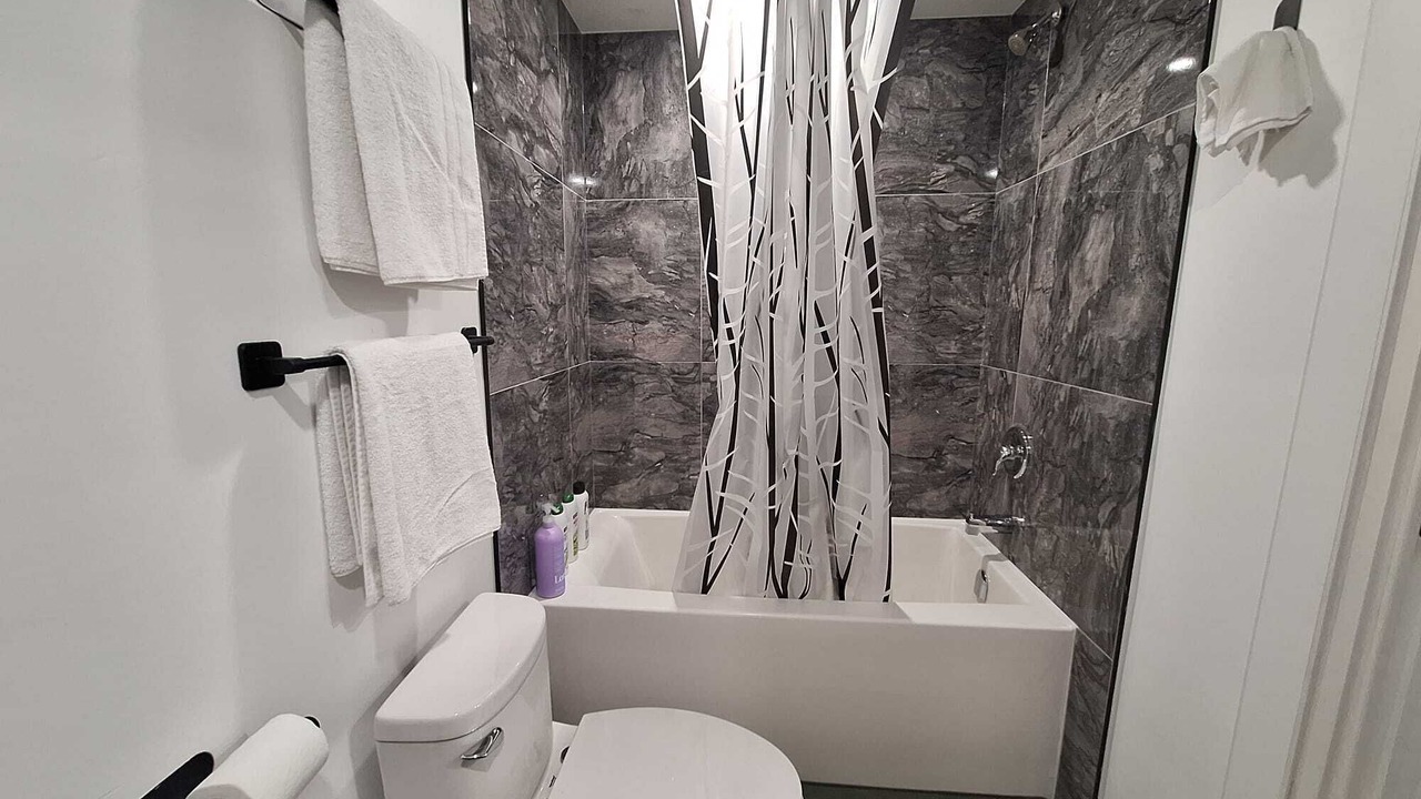 Photo of Bathroom in Leduc