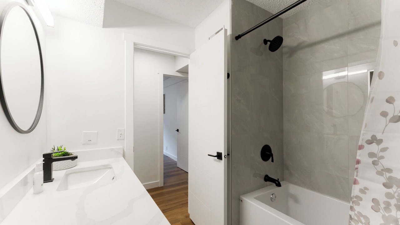 Photo of Bathroom in Crescent Heights