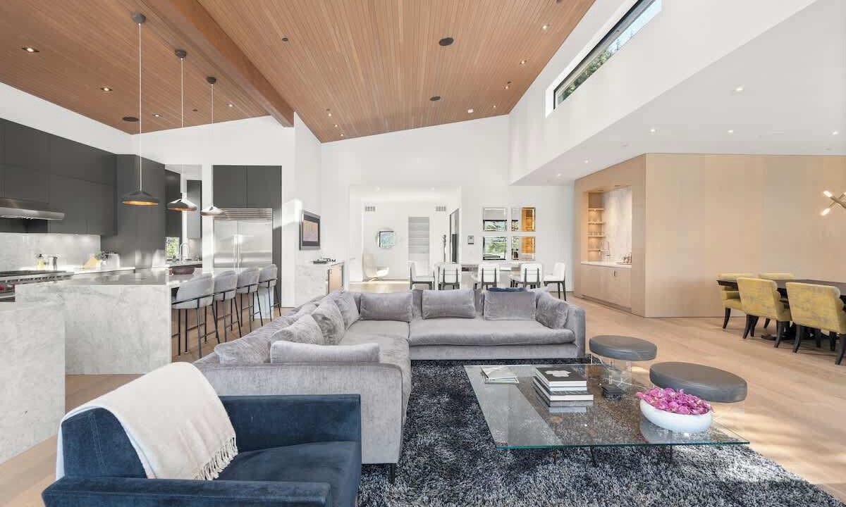 Photo of Livingroom in Whistler Creekside