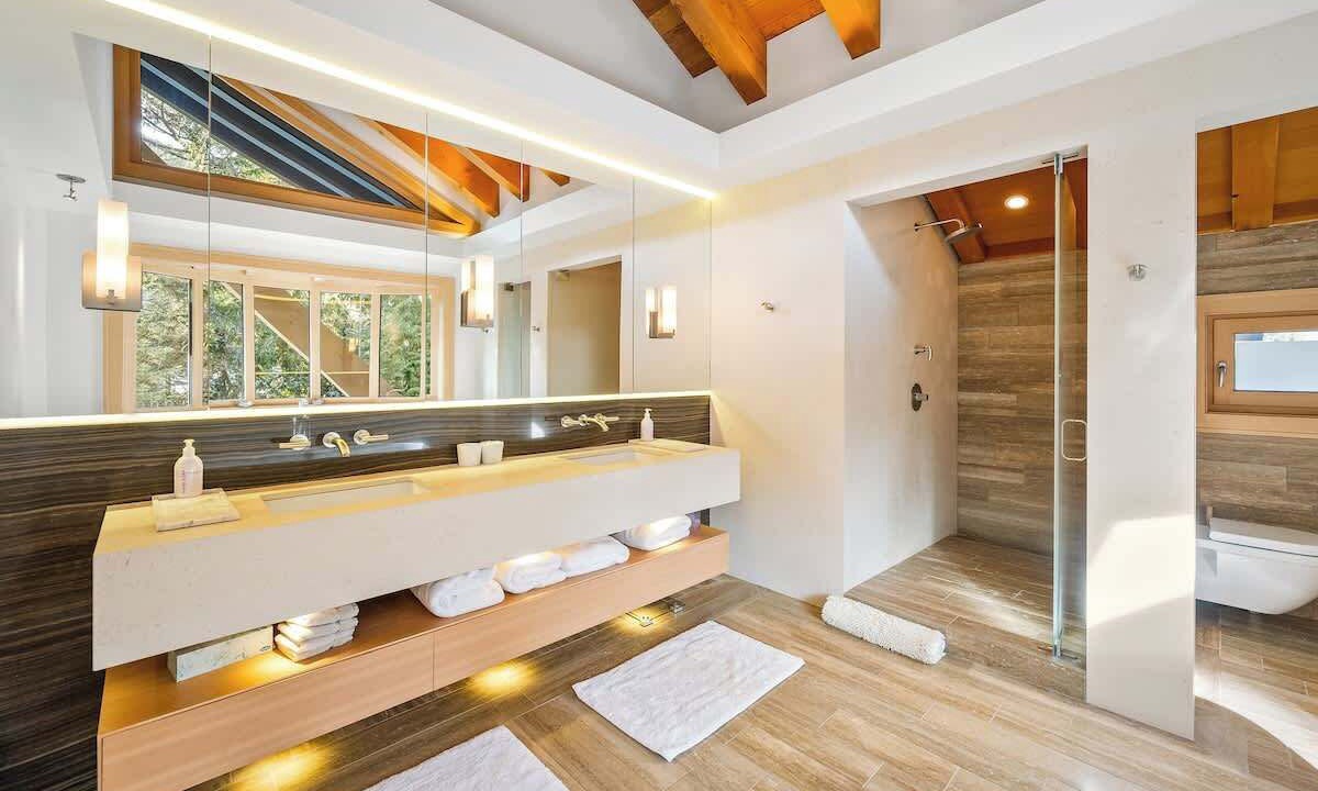 Photo of Bathroom in Whistler Creekside