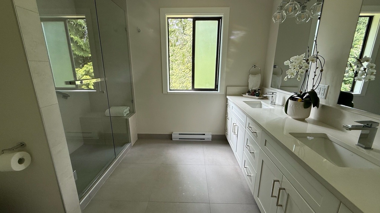 Photo of Bathroom in Canyon Heights