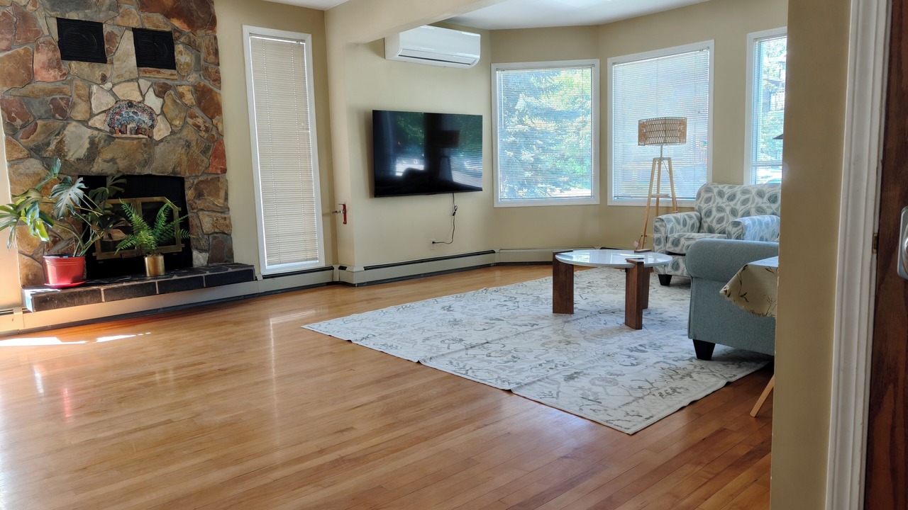 Photo of Livingroom in Connaught