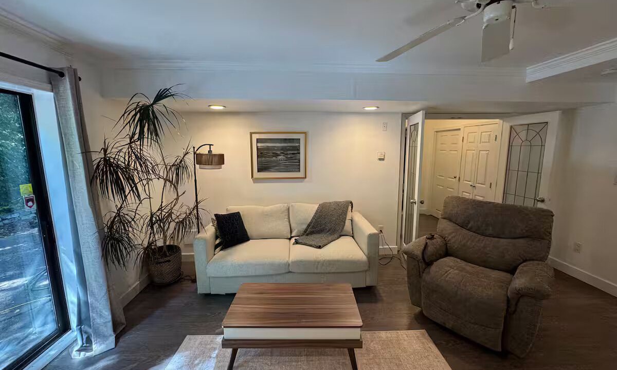 Photo of Livingroom in Lynn Valley