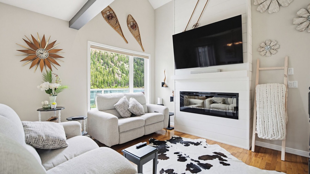 Photo of Livingroom in Kamloops