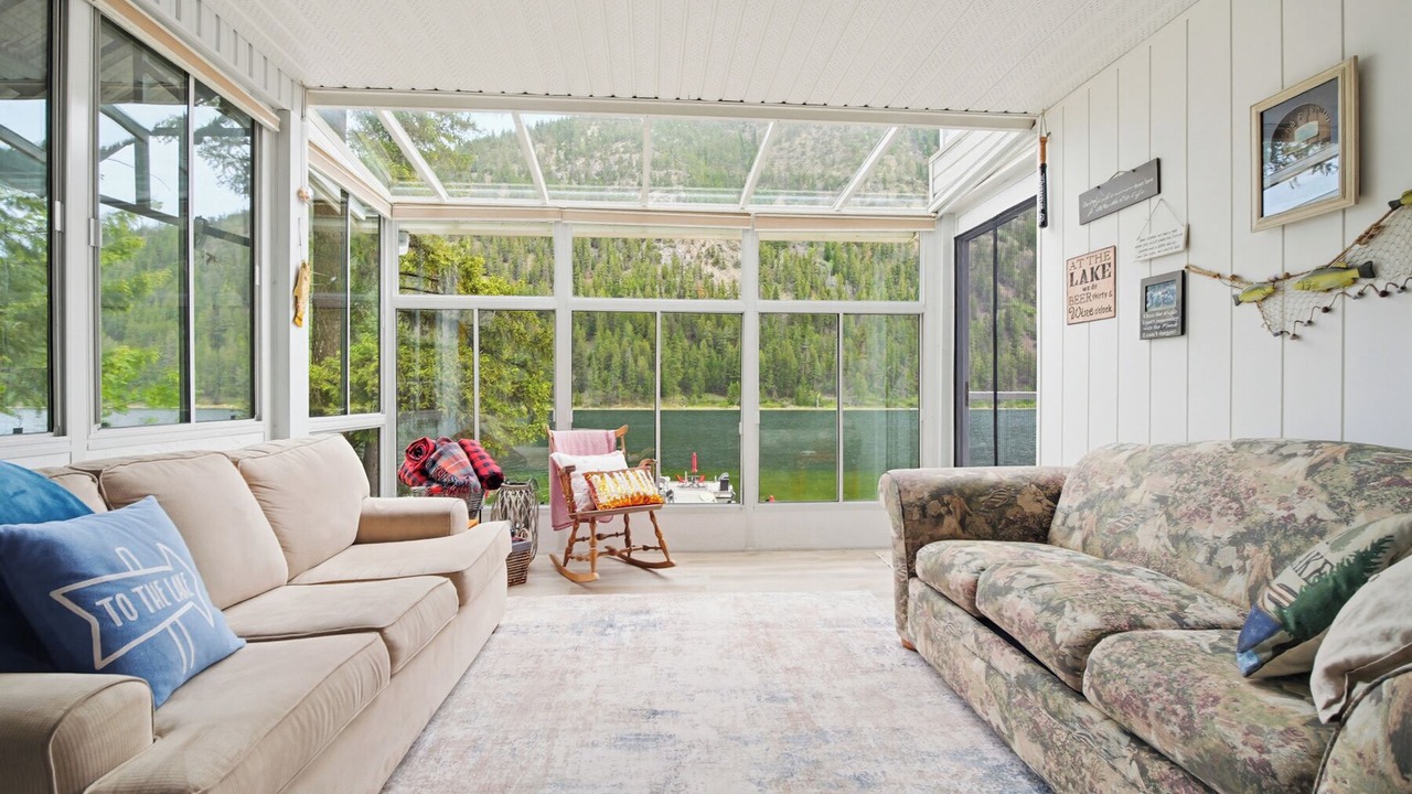 Photo of Livingroom in Kamloops
