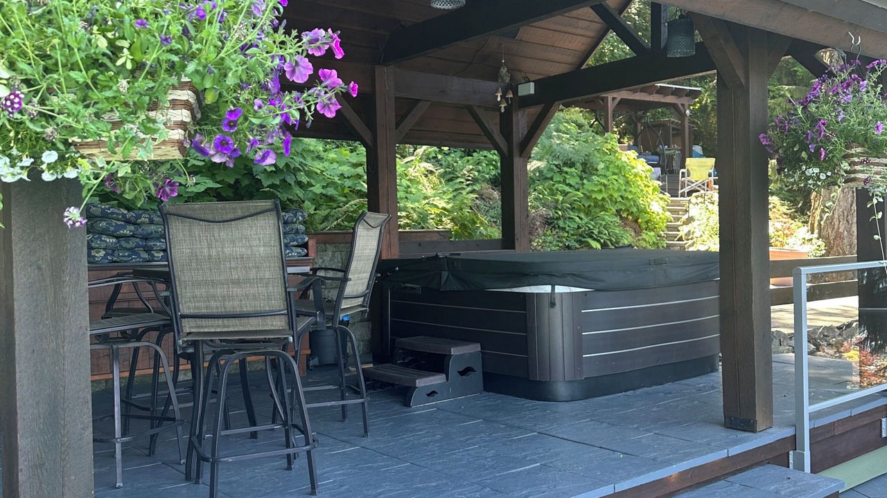 Photo of Patio Balcony in Harrison Hot Springs
