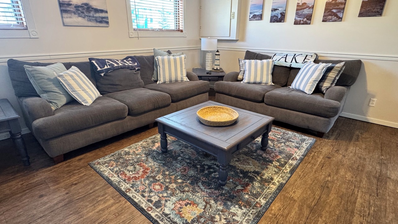 Photo of Livingroom in Sylvan Lake