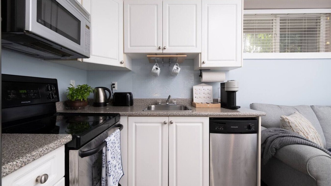 Photo of Kitchen in Renfrew-Collingwood