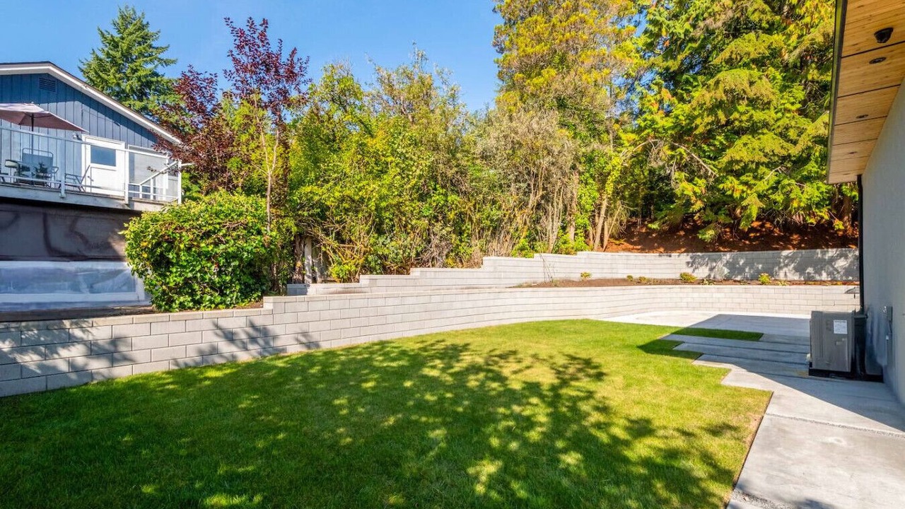 Photo of Outdoor in West Vancouver