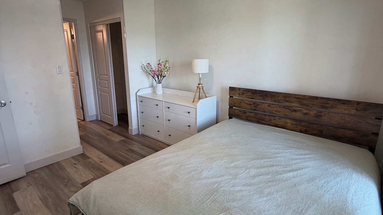 Photo of Bedroom in Renfrew-Collingwood
