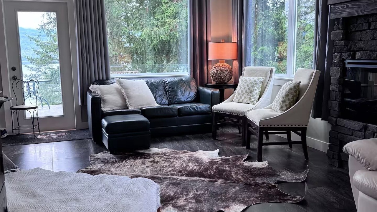 Photo of Livingroom in Anglemont