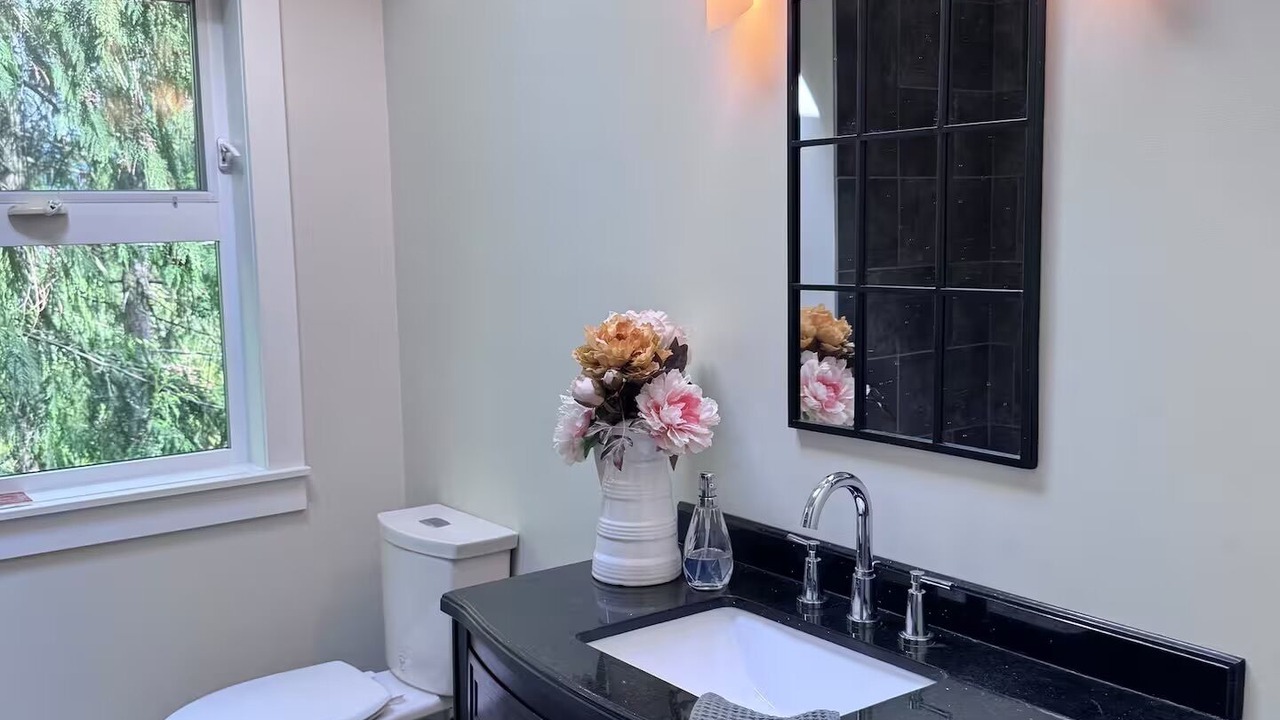 Photo of Bathroom in Anglemont