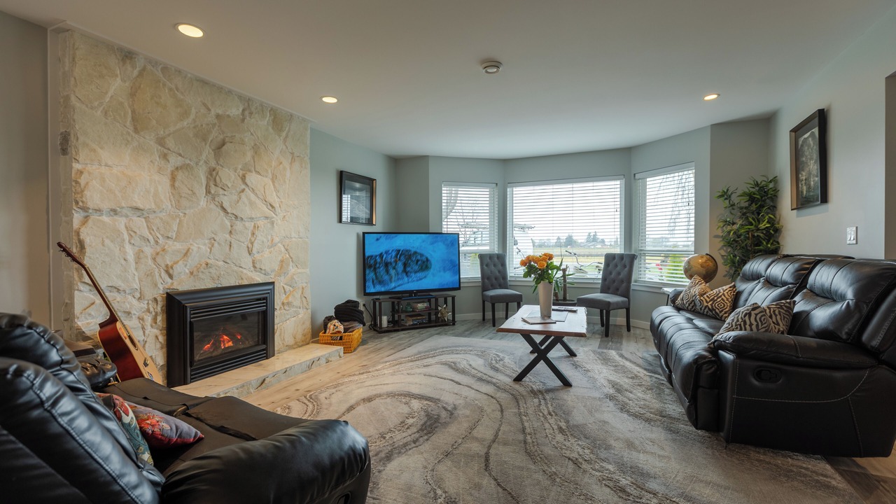 Photo of Livingroom in Metro Vancouver Regional District