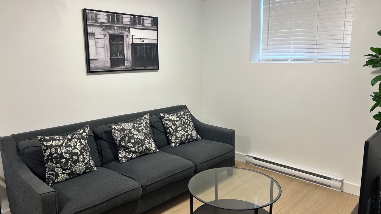 Photo of Livingroom in East Clayton