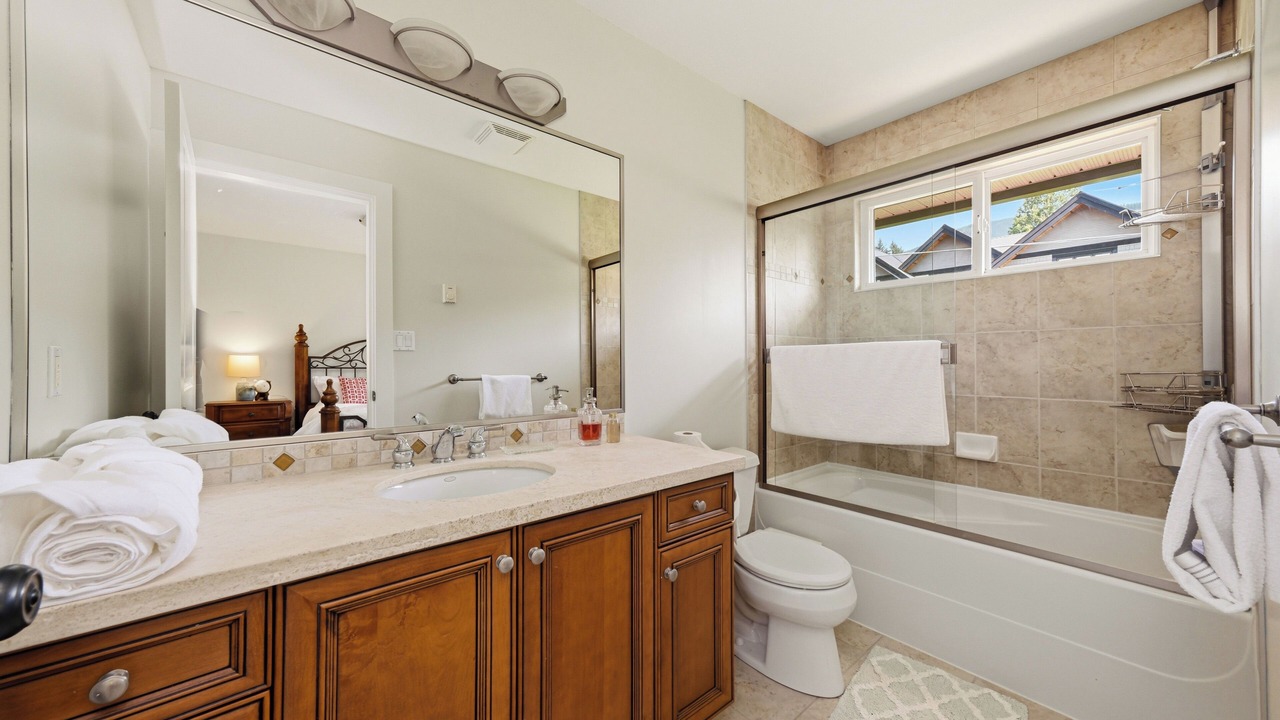 Photo of Bathroom in District of North Vancouver