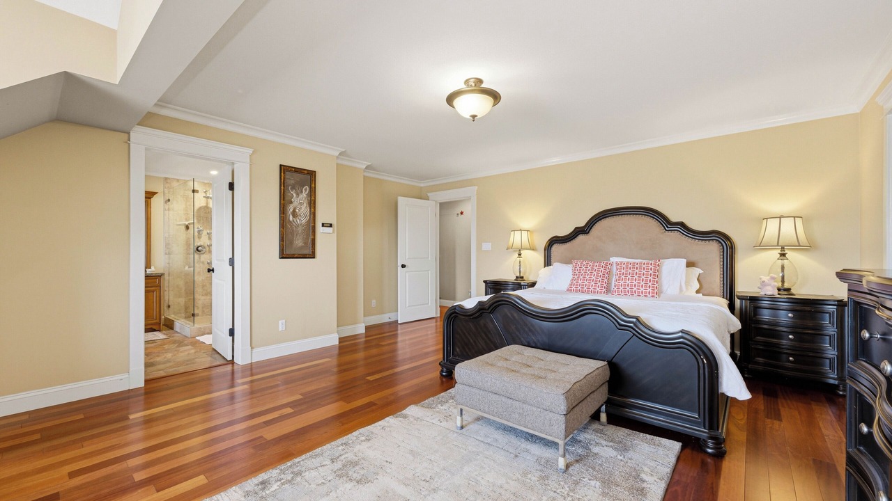 Photo of Bedroom in District of North Vancouver