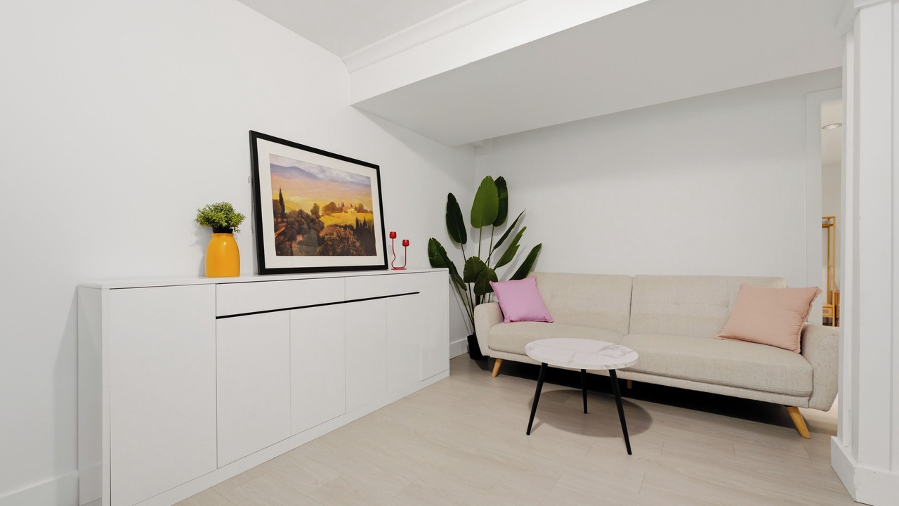 Photo of Livingroom in Kerrisdale