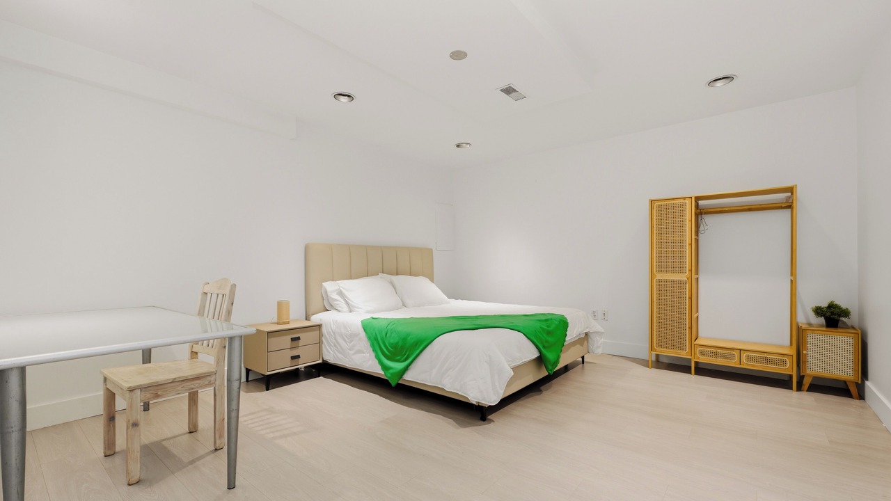 Photo of Bedroom in Kerrisdale