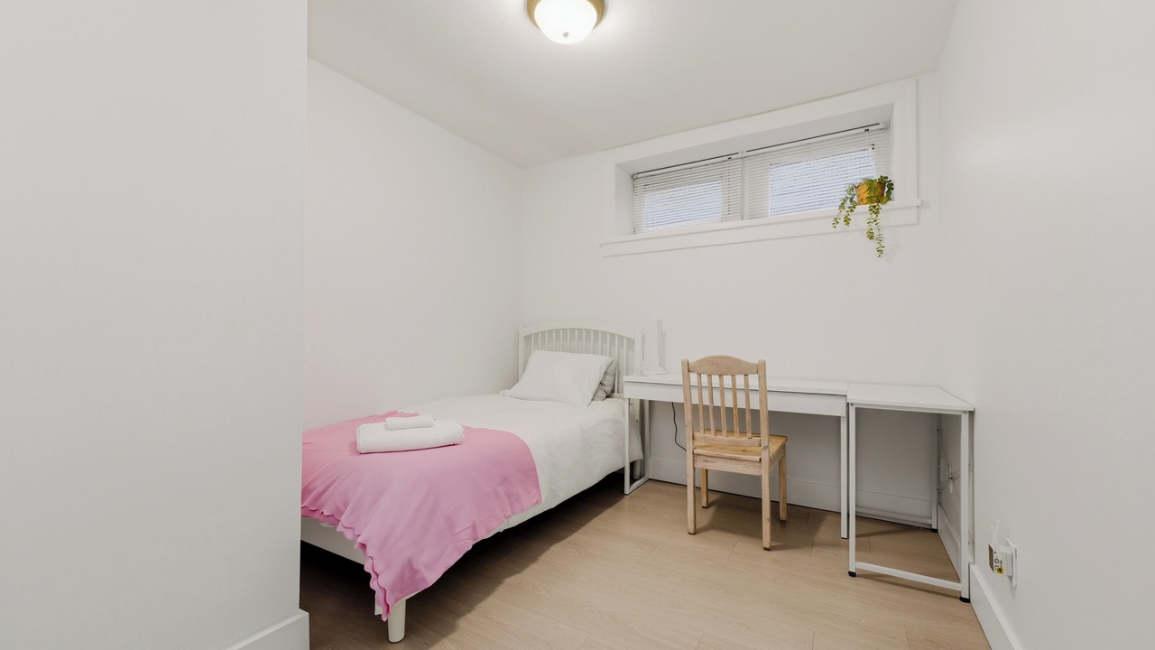 Photo of Bedroom in Kerrisdale