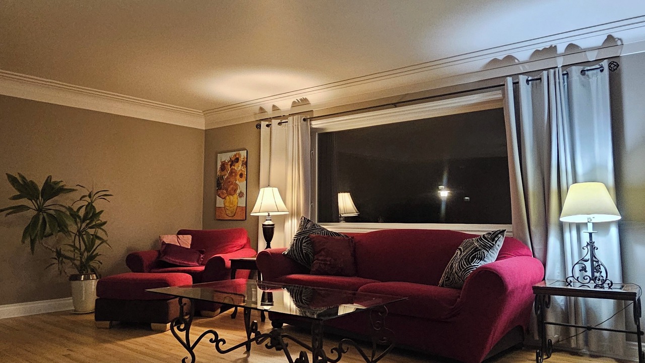 Photo of Livingroom in Saanich East