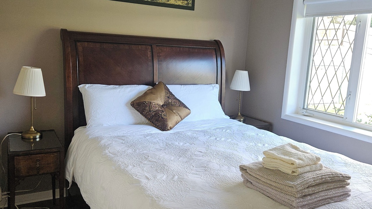Photo of Bedroom in Saanich East